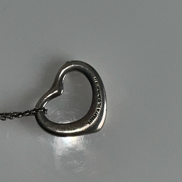 Tiffany Silver Heart Necklace
Beautiful 🤍
No box or pouch - Picture 3 of 4